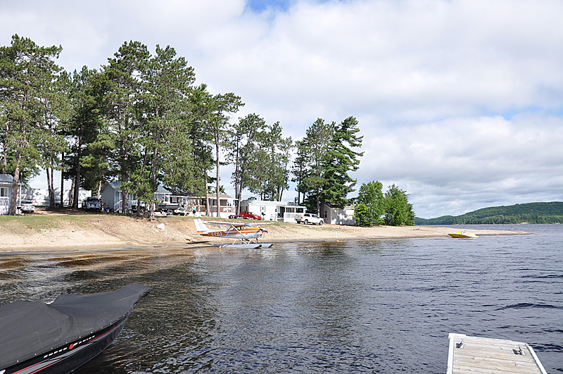 LES CHALETS, VUS DE L‘UN DES QUAIS